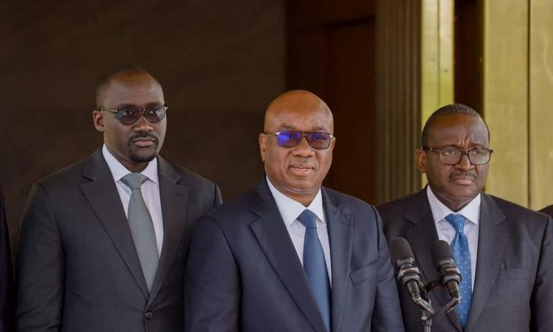 Le président de la FIF et des membres de gouvernement