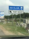 Ecriteau indiquant la commune de Port-Bouet