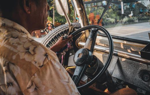 Voyager en voiture ou en bus à travers l'Afrique de l'Ouest / Jonathan Robles