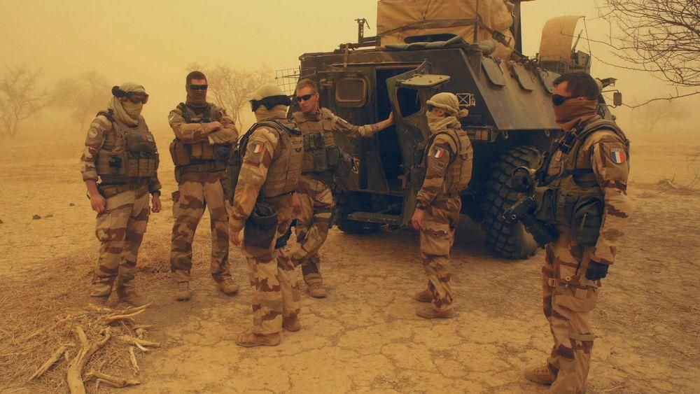 Des soldats français de l'opération Barkhane sur le terrain des opérations