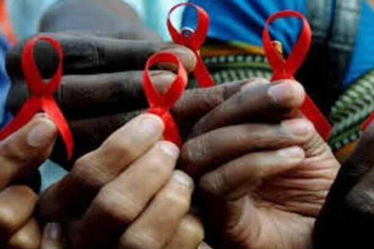 Le ruban rouge : lutte contre le VIH-SIDA