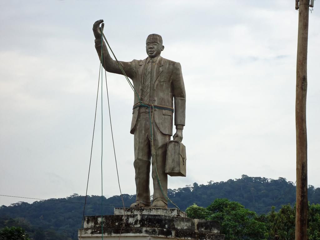 Eseka, statuette de Ruben Um Nyobe