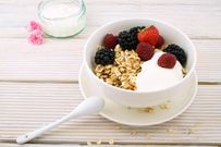 Yaourt grec avec fruits et flocons d'Avoine/Life Of Pix