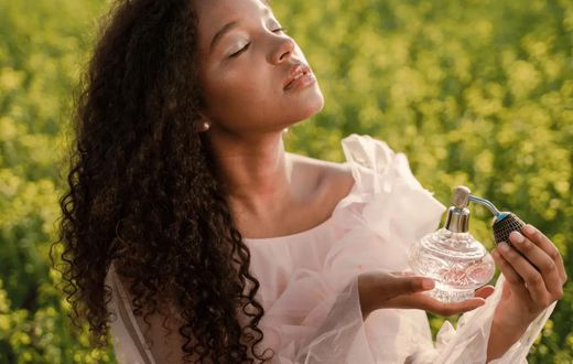 5 astuces incontournables pour les femmes qui veulent sentir bon toute la journée
