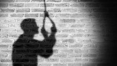 Une personne prête à se suicider/Freepik