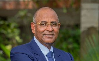 L'ex premier-ministre Patrick Achi renonce à sa nationalité française