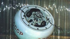 53 ans après son lancement, le satellite soviétique Cosmos 482 va revenir sur Terre/Une réplique de la Venera 4, la première sonde à transmettre des données de l'atmosphère d'une autre planète, semblable au Kosmos 482