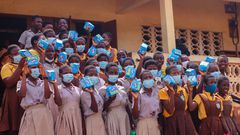 Des serviettes hygiéniques gratuites au Ghana pour les écoliers