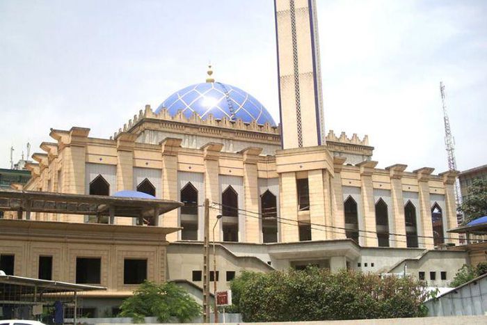 Vue de la grande mosquée Salam du Plateau, Abidjan