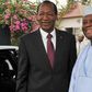 L'ancien président du Burkina Faso pose souriant près du président ivoirien Alassane Ouattara