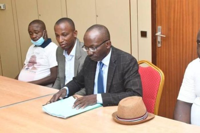 M. KOULAI VALENTIN en costume noir/ 1er candidat pour le renouvellement des instances de la fif