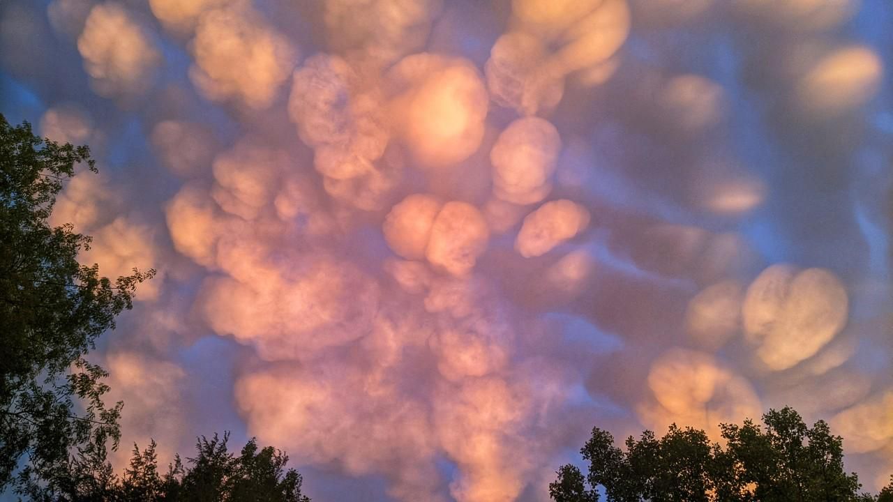 Des nuages formés en mammatus
