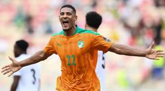 L'attaquant ivoirien Sebastien Haller n'ira pas au Qatar 2022 / CHARLY TRIBALLEAU / AFP
