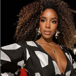 La star américaine Kelly Rowland porte une robe de la marque sénégalaise Tongoro