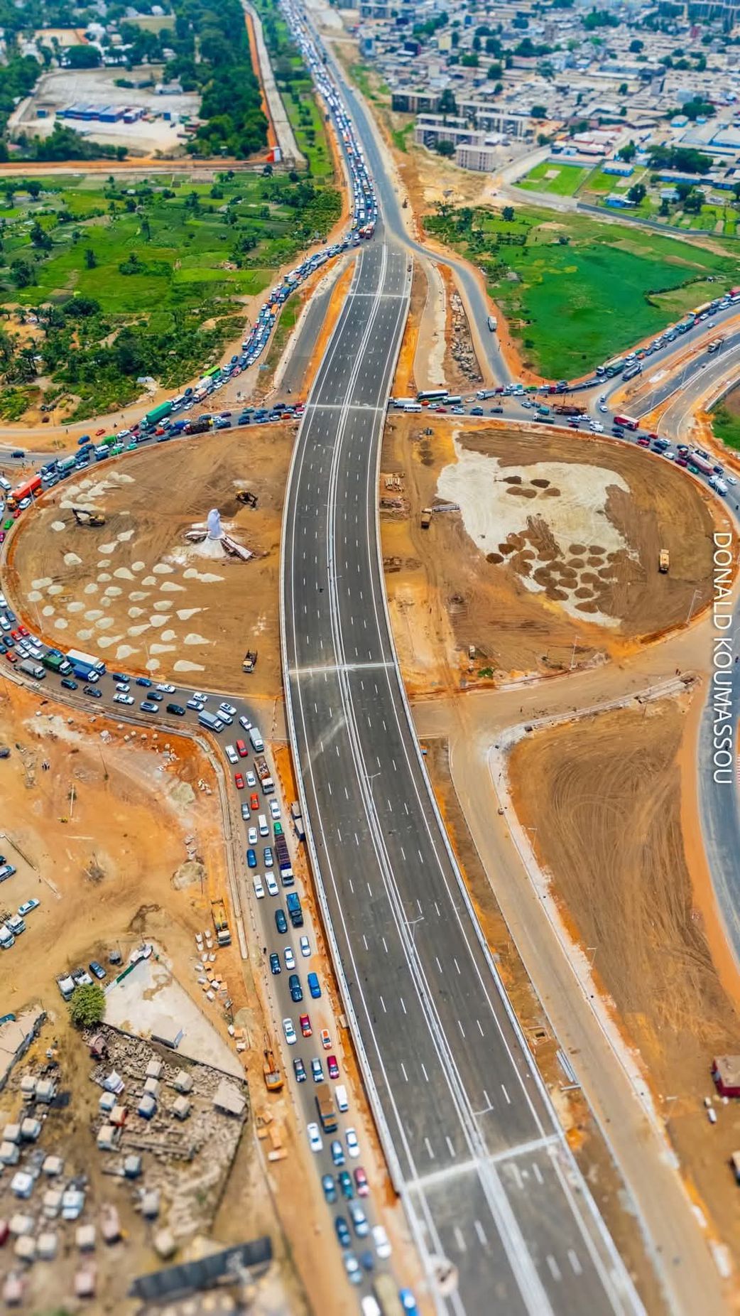 L’échangeur d’Akwaba : un nouveau souffle pour la circulation à Abidjan