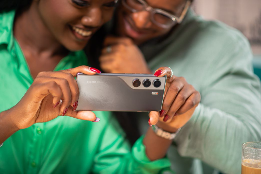 Téléphone Tecno Camon 40 Cote d'ivoire - Noir Galaxie