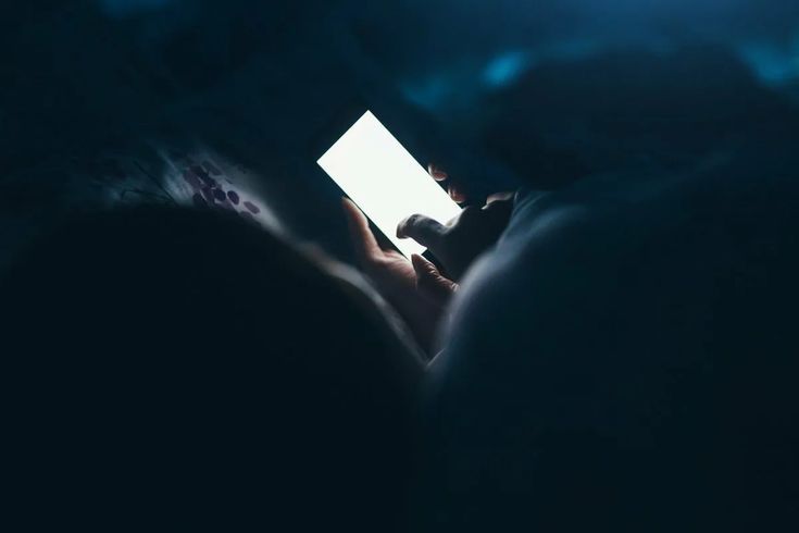 5 ASTUCES EFFICACES POUR MIEUX DORMIR ET ÉVITER LES NUITS BLANCHES