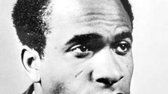 Qui est Frantz Fanon, ce médecin qui a révolutionné  la psychiatrie chez les noirs