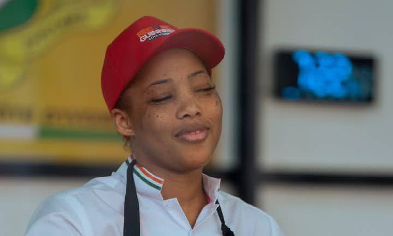 Zeinab Bancé a atteint les 120 heures du record Guinness et elle continue jusqu’à lundi/Pierre Maximilien