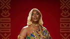 La chanteuse Roselyne Layo en Tenue Akan générée par l'IA