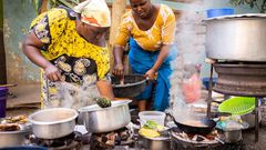 Des femmes africaine en cuisine