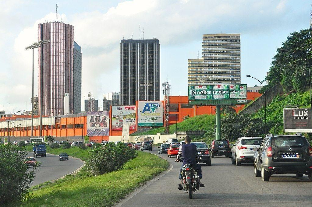 Les constructions des bâtiments résidentiels en Côte d'Ivoire après l'indépendance (1960)