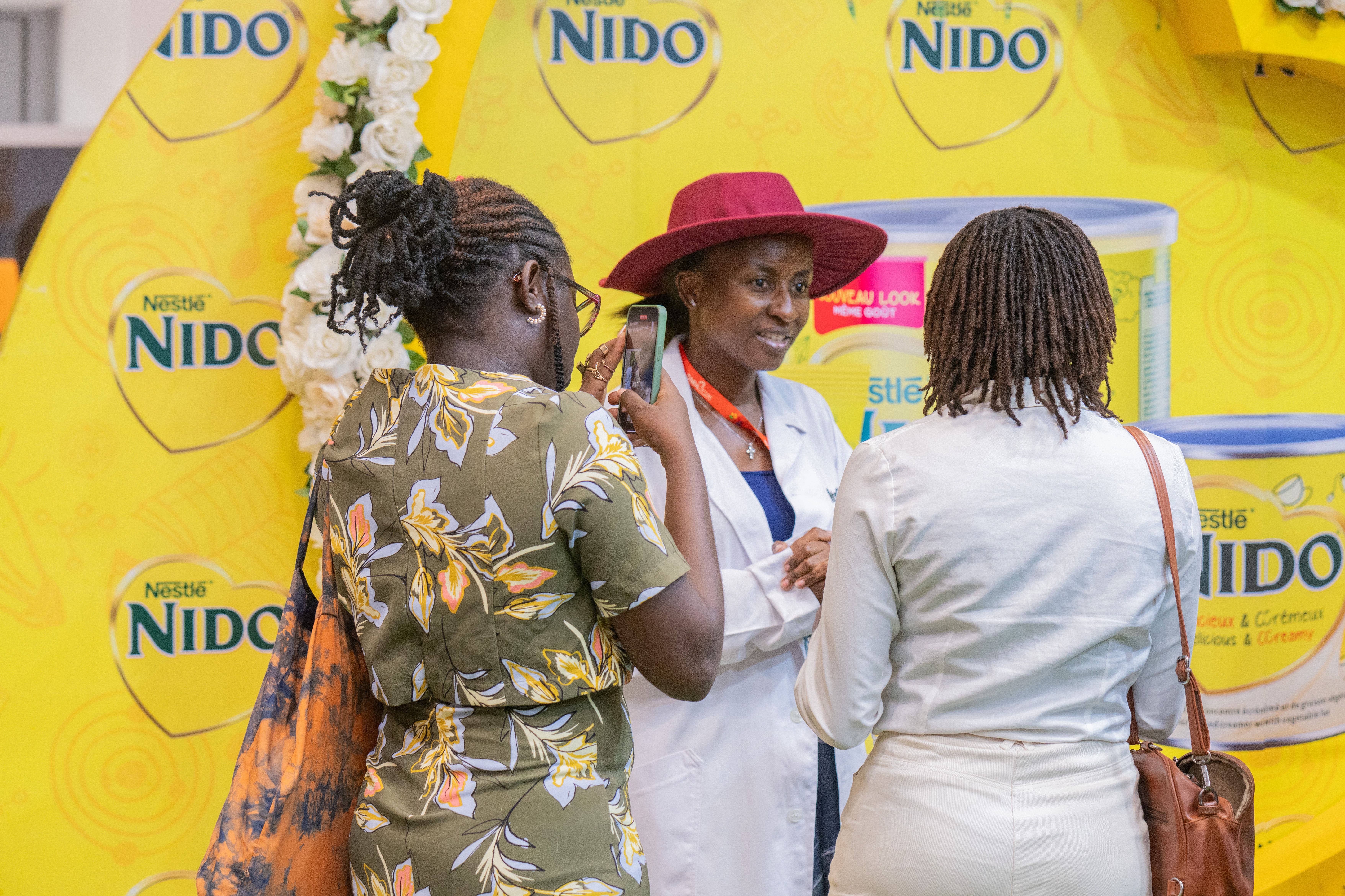 NIDO est engagé pour la croissance des enfants en Côte d'Ivoire avec Bakan Challenge/La team Pulse sur le stand de Nestlé