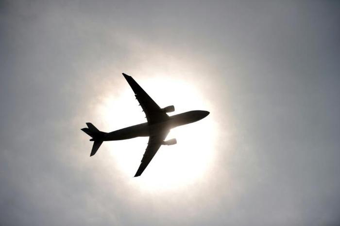 There are some 150 flights each day between Switzerland and Britain, mainly through the airports in Zurich, Geneva and Basel, and 25 British airports