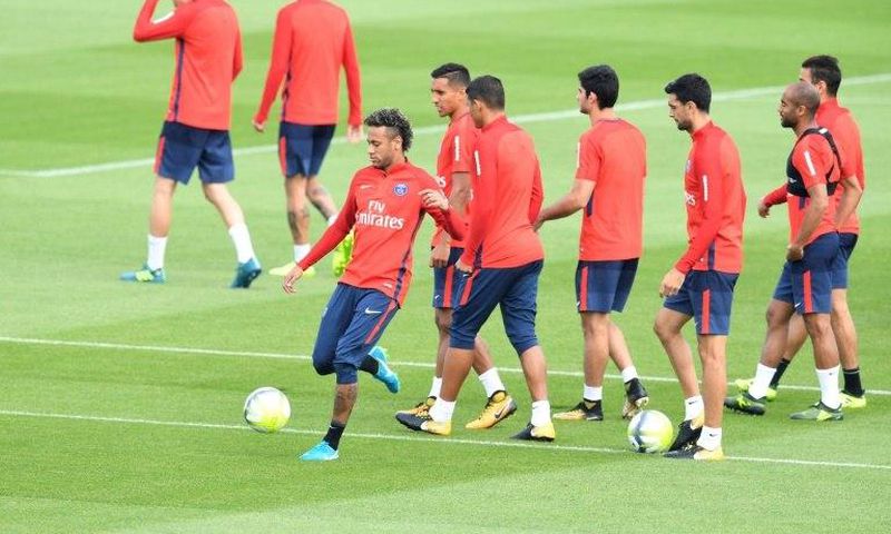 Paris Saint-Germain's Neymar (C) pictured during a training session at the Camp des Loges in Saint-Germain-en-Laye, near Paris, on August 11, 2017