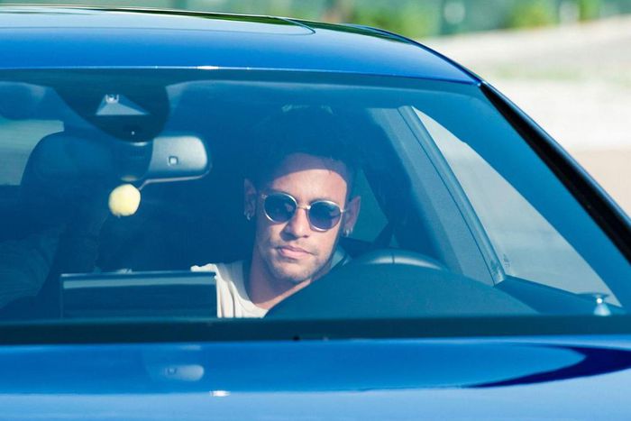 ___7083275___https:______static.pulse.com.gh___webservice___escenic___binary___7083275___2017___8___2___13___neymar-2