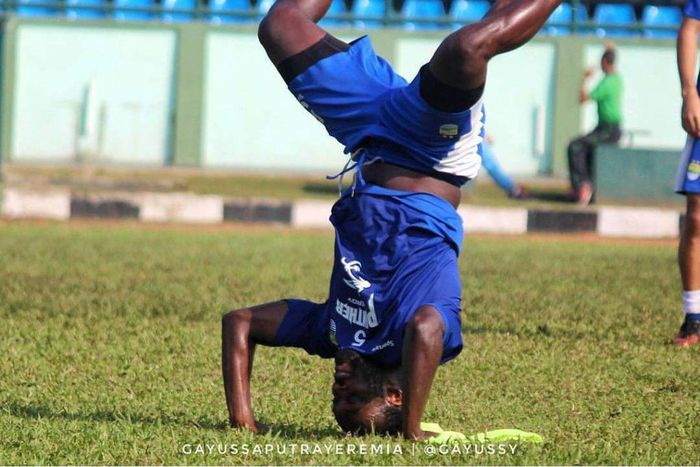 ___7170481___https:______static.pulse.com.gh___webservice___escenic___binary___7170481___2017___8___18___22___essien-silly-1024x1024