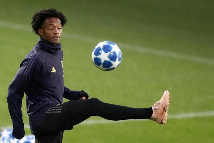 Juan Cuadrado injured his knee in Juventus's 2-1 Champions League defeat to Young Boys in Switzerland.