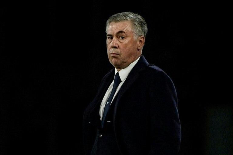 Carlo Ancelotti's Napoli lost points at bottom team Chievo.