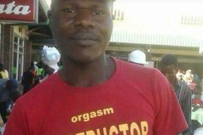 Hilarious writings on this man’s T-shirt makes him a viral sensation