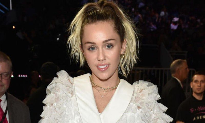 ___6857385___https:______static.pulse.com.gh___webservice___escenic___binary___6857385___2017___6___18___11___miley-cyrus-weed-sober