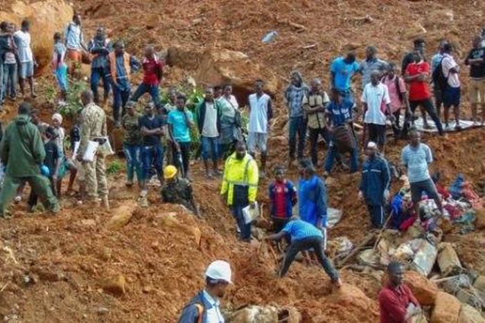 ___7169372___https:______static.pulse.com.gh___webservice___escenic___binary___7169372___2017___8___18___17___Sierra-Leone-mudslides-620x330