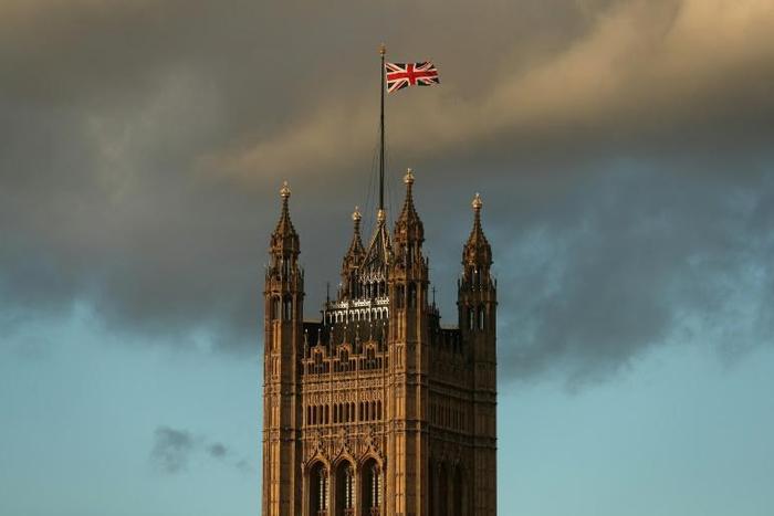 Defeat in the House of Commons on the Brexit deal is almost certain to lead to either a no-confidence vote from the opposition or a leadership challenge to May
