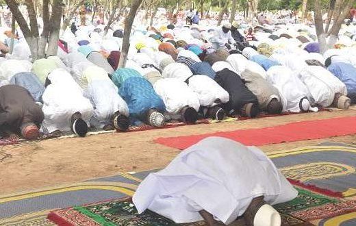 ___7204355___https:______static.pulse.com.gh___webservice___escenic___binary___7204355___2017___8___25___12___muslims-praying-600x330
