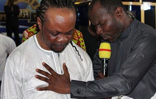 Prophet Badu Kobi praying for Daddy Lumba
