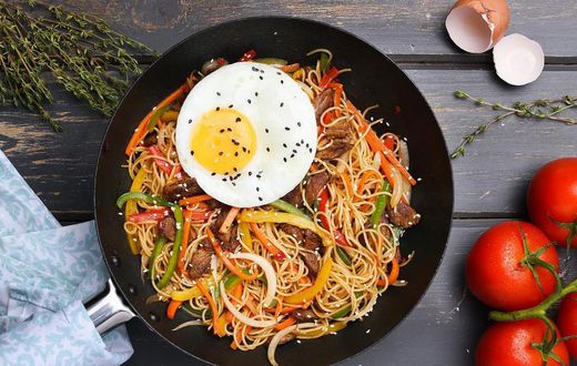 stir-fried beef noodles with vegetables (Telandeworld)