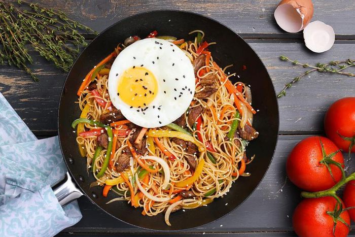 stir-fried beef noodles with vegetables (Telandeworld)