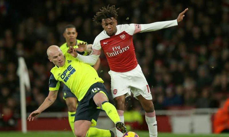 Huddersfield's Australian midfielder Aaron Mooy has been ruled out until February