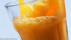 ___6969571___https:______static.pulse.com.gh___webservice___escenic___binary___6969571___2017___7___10___13___2CF0ED6800000578-3255111-Drinking_a_240ml_glass_of_orange_juice_boost_alertness_concentra-m-90_1443631853698