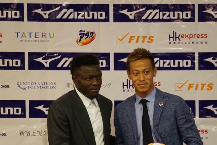 ___6892949___https:______static.pulse.com.gh___webservice___escenic___binary___6892949___2017___6___24___16___Sulley-Muntari-and-Keisuke-Honda_1