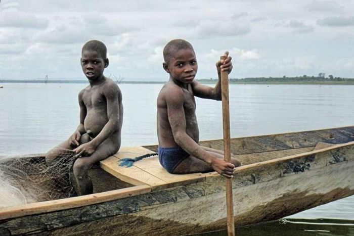 ___9184990___2018___12___10___14___slave-boys