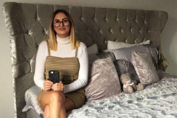 Lady resigned from office job to sell sexy videos on Snap Chat