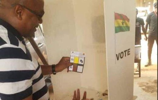Mahama shows vote in referendum