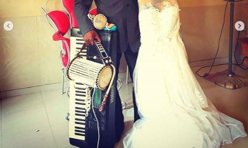 Man legally marries his guitar in an amazing wedding ceremony