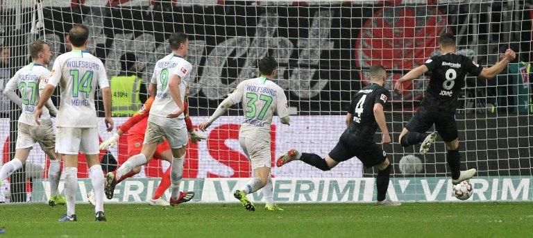Luka Jovic (R) netted three minutes from time to join Paco Alcacer as the league's top-scorer on 10 goals, but he could not prevent Eintracht Frankfurt losing at home to Wolfsburg on Sunday as they were beaten for the first time since September.