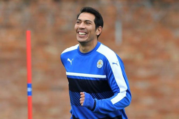 Leicester City's striker Leonardo Ulloa's new deal will keep him at the King Power Stadium until 2019
